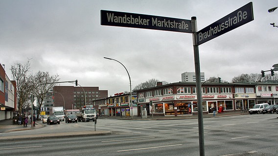 Die Kreuzung Wandsbeker Marktstraße/Brauhausstraße in Hamburg. © NDR Foto: Heiko Block