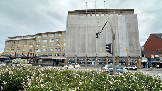 Das frühere Karstadt-Gebäude im Zentrum von Wandsbek. © NDR Foto: Alexander Heinz
