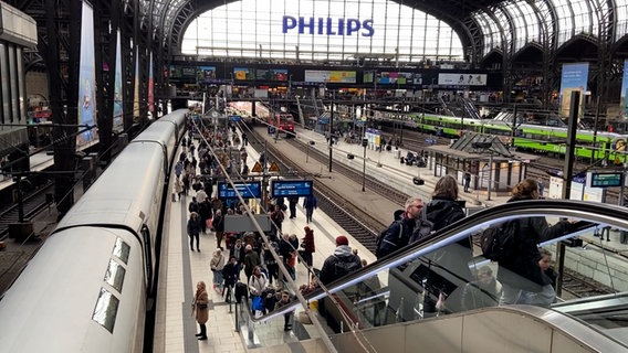Die Lage am Hamburger Hauptbahnhof vor dem großen Warnstreik. © NDR Foto: Screenshot