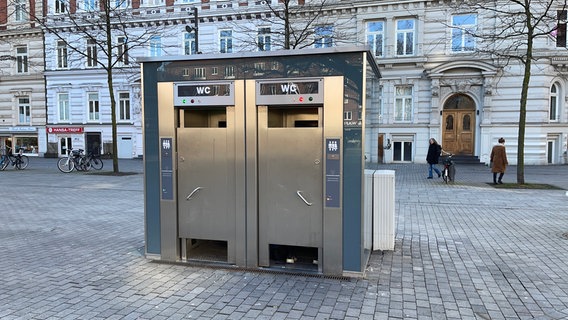 Eine öffentliche Toilette auf dem Hansaplatz in St. Georg © NDR Foto: Alexander Heinz