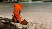Winterdienst der Stadtreinigung Hamburg. © NDR Foto: Screenshot