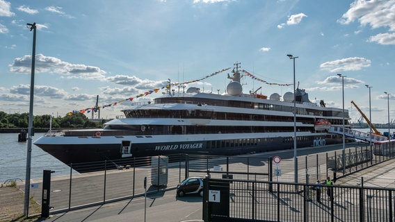 Die "World Voyager" im Hamburger Hafen. © picture alliance / Eibner-Pressefoto Foto: Wolfgang Frank/Eibner-Pressefoto