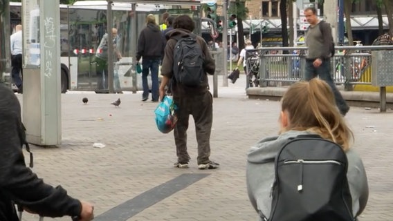 Obdachlose und Drogenabhängige am Hamburger Hauptbahnhof © NDR 