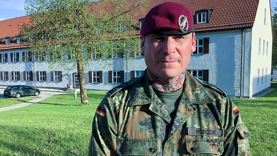 Porträtbild des Soldaten Philipp Pordzik. © NDR 