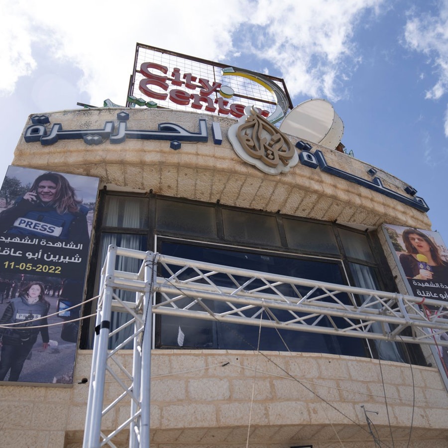 Al-Jazeera-Büro in der Stadt Ramallah im Westjordanland. © picture alliance / ASSOCIATED PRESS | Nasser Nasser 