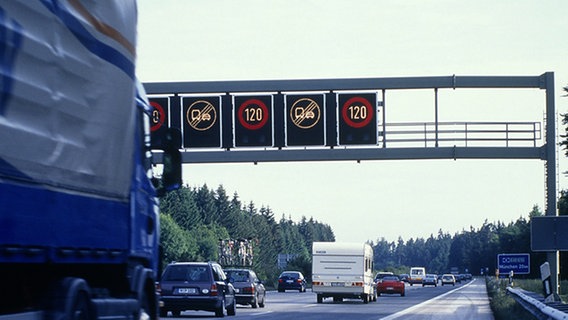 Verkehr auf der Autobahn © dpa/Picture Alliance 