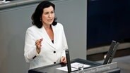 Dorothee Bär bei einer Rede im Bundestag. © picture alliance/dpa/Geisler-Fotopress Foto: Jean MW