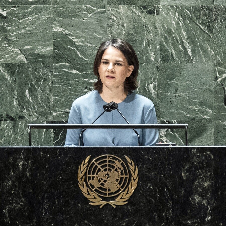 Bundesaußenministerin Annalena Baerbock (Bündnis 90/Die Grünen) bei der UN-Generalversammlung in New York am 01.03.2022. © picture alliance / photothek | Florian Gaertner 