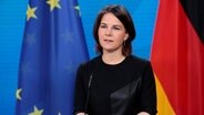 Annalena Baerbock (Bündnis 90/Die Grünen), Außenministerin, nimmt an einer Pressekonferenz nach der Geberkonferenz für die Republik Moldau teil.  