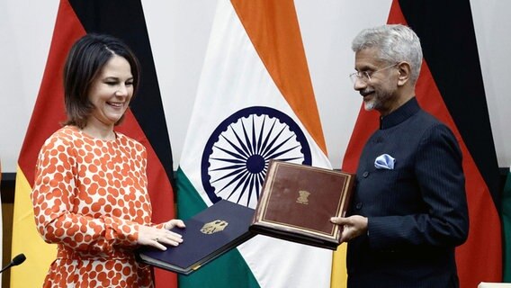 Bundesaußenministerin Annalena Baerbock (Die Grünen) und Subrahmanyam Jaishankar, Außenminister von Indien © Carsten Koall/dpa 