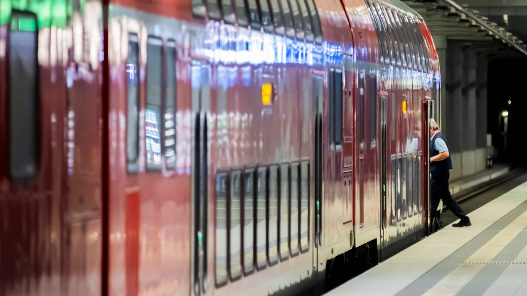 Nouvelle grève du GDL : la Deutsche Bahn s’appuie également sur des horaires d’urgence dans le nord |  NDR.de – Actualités