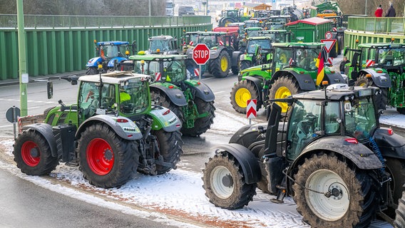 Bauern-Protest: Trecker-Korso bremst Lippstädter aus