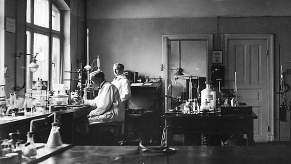 Beiersdorf-Labor im Jahr 1914. © dpa 