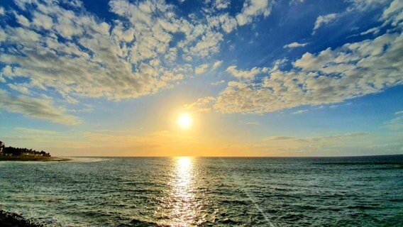 Sonne über dem Meer vor Teneriffa. © NDR/Artem Renner Foto: Artem Renner