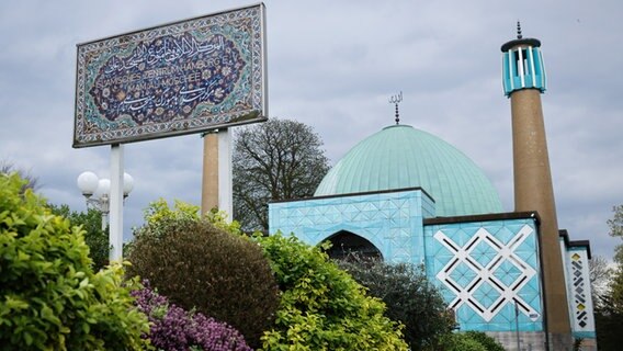 Die Blaue Moschee an der Hamburger Außenalster. © picture alliance/dpa | Christian Charisius 