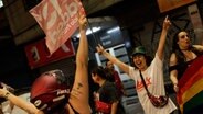 Lula-Anhängerinnen feiern dessen Sieg bei den Präsidentschaftswahlen in Brasilien. © Lincon Zarbietti/dpa 