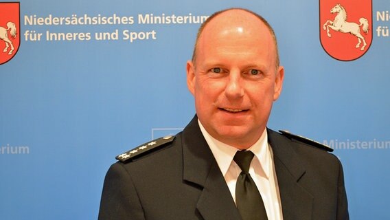 Porträtfoto des Verkehrsexperten Thomas Buchheit aus dem Niedersächsischen Innenministerium. Porträtfoto des Verkehrsexperten Thomas Buchheit aus dem Niedersächsischen Innenministerium. © Polizei/Innenministerium Niedersachsen