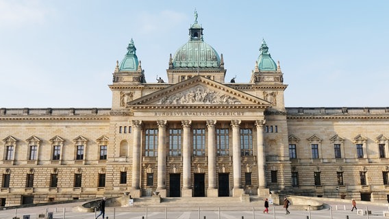Das Portal des Bundesverwaltungsgerichtes in Leipzig (Sachsen). © dpa - Bildfunk Foto: Sebastian Willnow/dpa-Zentralbild/dpa