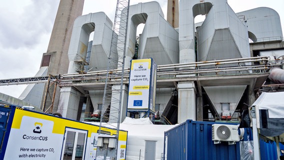Beim Carbon Capture, Utilisation and Storage (CCUS) Forum der EU im dänischen Aalborg wurde diese Anlage zur CO2-Abscheidung eingeweiht. (Bild vom 27. November 2023) © picture alliance / Ritzau Scanpix | Henning Bagger 