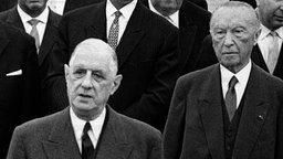 Charles de Gaulle (l.) und Konrad Adenauer am 4. September 1962 in Köln. © dpa picture alliance Foto: Heinz-Juergen Goettert