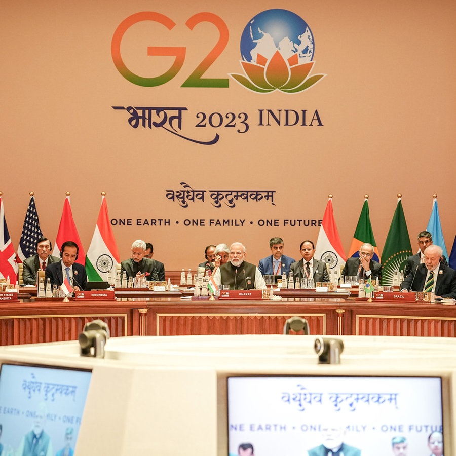 Indien, Neu Delhi: Narendra Modi, Premierminister von Indien, eröffnet beim G20-Gipfel die erste Arbeitssitzung. © dpa Foto: Kay Nietfeld