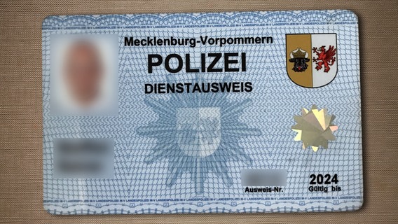 Dienstausweis der Landespolizei Mecklenburg-Vorpommern © Innenministerium Mecklenburg-Vorpommern 