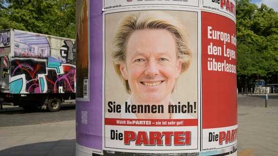 Wahlplakat für die Europawahl 2024 von DIE PARTEI © picture alliance / Schoening 