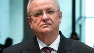Martin Winterkorn, ehemaliger Vorstandsvorsitzender von Volkswagen, kommt als Zeuge zur Sitzung des Abgas-Untersuchungsausschusses des Deutschen Bundestages in Berlin. © dpa - Bildfunk Foto: Bernd von Jutrczenka