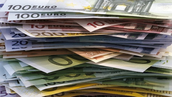 Euro-Scheine © dpa Foto: Michael Rosenfeld