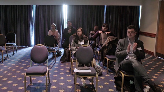 Teilnehmer einer WASET-Konferenz. © ARD Exlcusiv Fake Science 