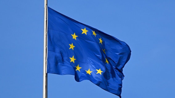 Die Flagge der EU © dpa-Bildfunk Foto: Monika Skolimowska/dpa