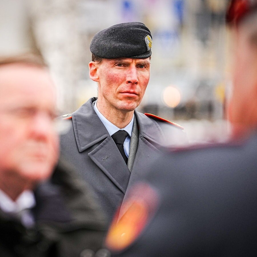 Brigadegeneral Christian Freuding, Leiter Sonderstab Ukraine, begleitet Bundesverteidigungsminister Pistorius in die polnische Hauptstadt Warschau. © picture alliance Foto: Kay Nietfeld