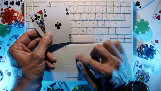 Symbolfoto Online-Glücksspiel © imago/Felix Jason 
