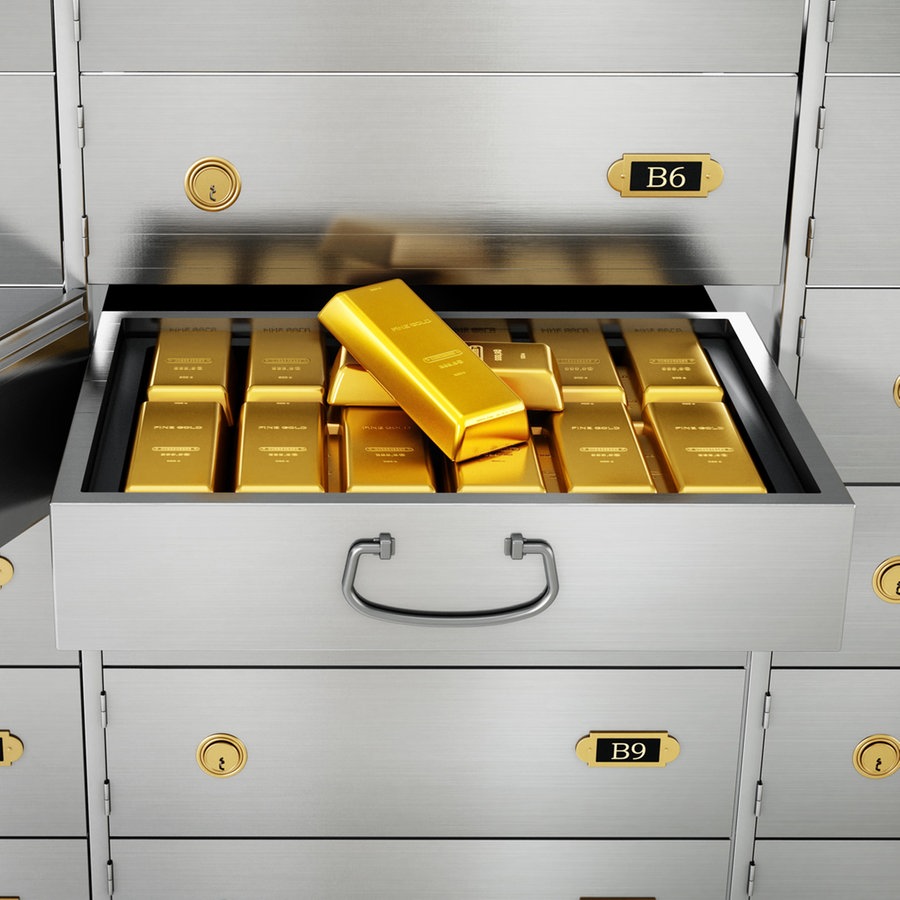 Goldbarren liegen in einem Banksafe © picture alliance / Zoonar Foto: Cigdem Simsek