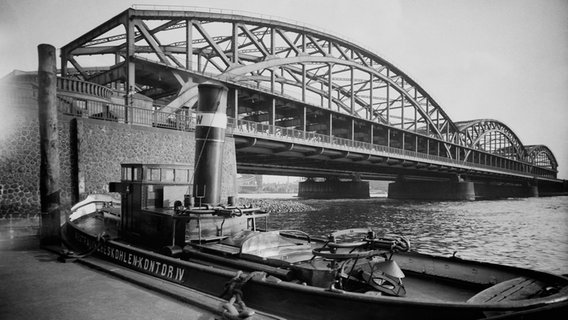 Hamburger Hafen: Die Elbbrücken im Jahr 1929. © NDR Archiv 