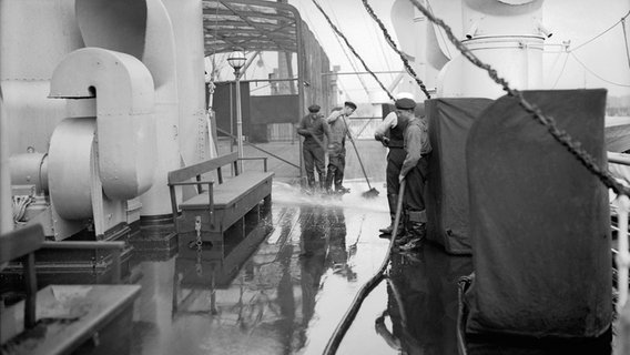 Szene im Hamburger Hafen 1930. © NDR Archiv 