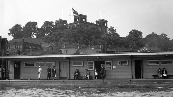 Die Landungsbrücken im Hamburger Hafen 1932. © NDR Archiv 