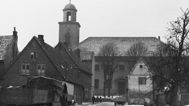 Eine historische Aufnahme von der roten Pforte in Husum. © Museumsverbund Nordfriesland