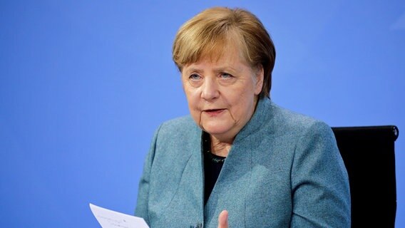 Bundeskanzlerin Angela Merkel bei einer Pressekonferenz. © dpa bildfunk/Reuters-Pool Foto: Hannibal Hanschke