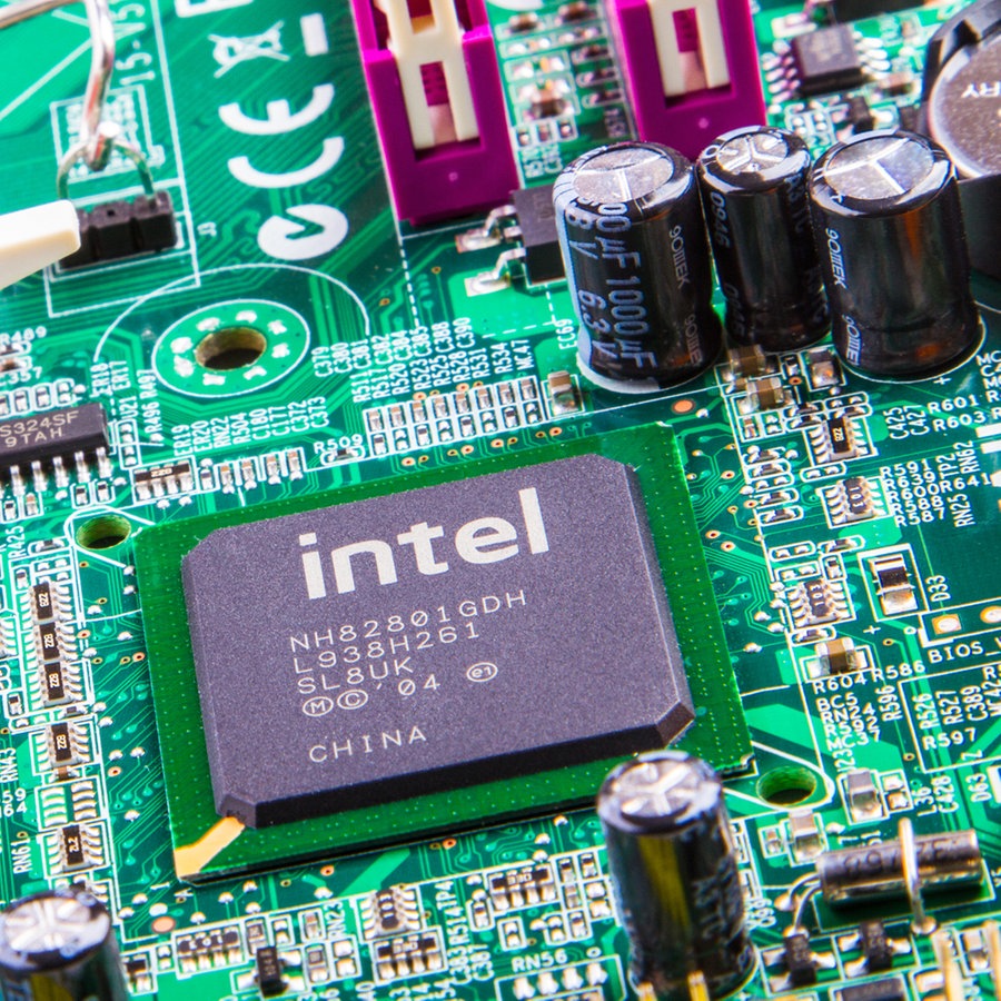 Platine, Mind-Computer-Motherboard mit Prozessor © IMAGO Foto: Dreamstime