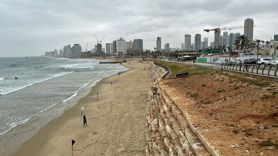 Die Küstenpromenade vor Tel Aviv. © dpa bildfunk Foto: Sara Lemel
