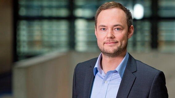 Porträtbild des ARD-Korrespondenten Christopher Jähnert. Porträtbild des ARD-Korrespondenten Christopher Jähnert. © ARD Hauptstadtstudio Foto: Jens Jeske