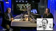 Hörfunkstudio von NDR Info bei der Redezeit mit Nina Zimmermann und dem Hamburger Schulleiter Björn Lengwenus und KI-Experten Steffen Brandt © NDR 