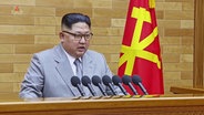 Kim Jong Un bei seiner Neujahrsansprache am 1. Januar 2018. © picture alliance/YONHAPNEWS AGENCY Foto: Yonhap