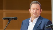 SPD-Chef Lars Klingbeil beim Europawahlabend der SPD im Willy-Brandt-Haus. © picture alliance / Fotostand | Fotostand / Reuhl 