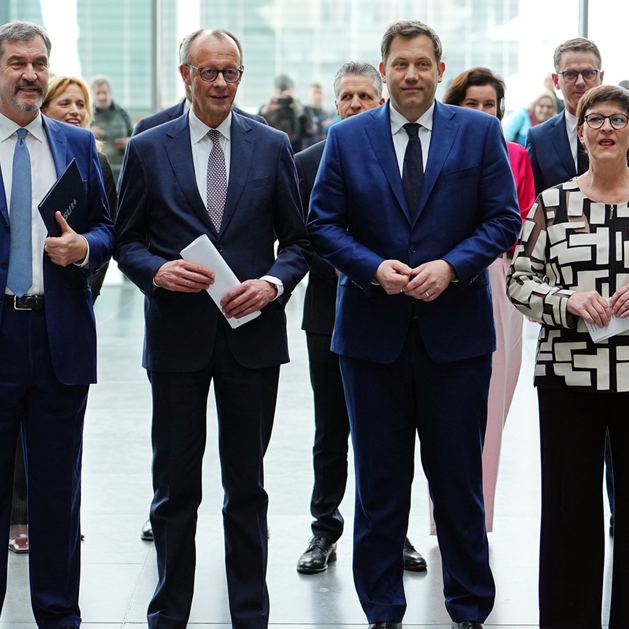 Markus Söder (l-r), Ministerpräsident von Bayern und CSU-Vorsitzender, Friedrich Merz, Unions-Kanzlerkandidat und CDU-Bundesvorsitzender, Lars Klingbeil, SPD-Fraktions- und Bundesvorsitzender, und Saskia Esken, SPD-Bundesvorsitzende © Kay Nietfeld/dpa Foto: Kay Nietfeld