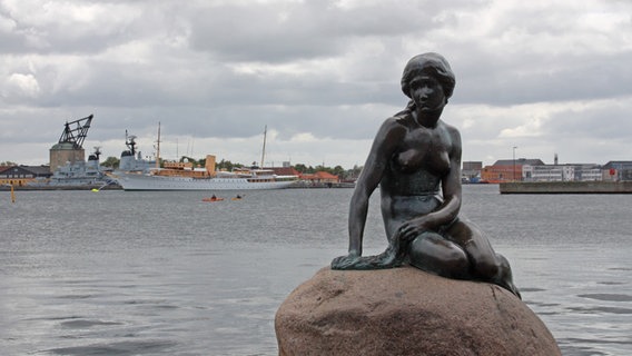 Die Kleine Meerjungfrau in Kopenhagen. © NDR Foto: Daniel Sprenger