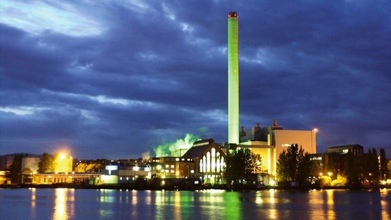 Kraftwerk Flensburg (bei Nacht) © Stadtwerke Flensburg 