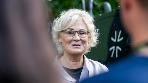 Verteidigungsministerin Christine Lambrecht (SPD) © picture alliance/dpa |  David Inderlied Foto: David Inderlied