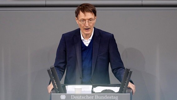 Karl Lauterbach (SPD, r.), Bundesminister für Gesundheit © picture alliance/dpa | Kay Nietfeld Foto: Kay Nietfeld
